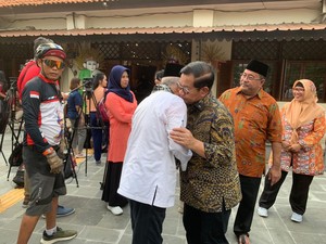 Pramono-Rano Bertemu Fauzi Bowo di Museum MH Thamrin, Disambut dengan Pelukan