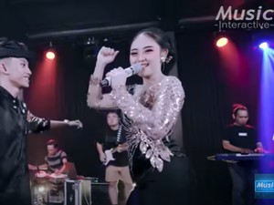 Lirik Lagu Pujaningsih Duet Silvy Kumalasari ft Wisnu Jaya, Trending!