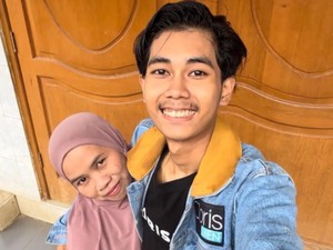 Alif Cepmek Dilan KW Viral Dulu Tinggal di Gang Kini Belikan Ibu Rumah Baru