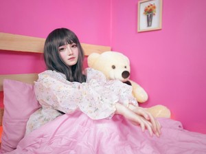 Billa Barbie Tuangkan Pengalaman Kelilit Cinta dari Dating Apps di Single Debut