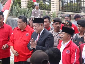 Maju Pilkada dari PDIP Bikin Ketua Golkar Dairi Eddy Berutu Dicopot
