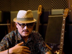 Ironi di Balik Kejayaan Album Badai Pasti Berlalu