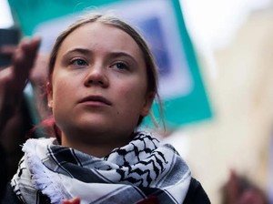 Greta Thunberg Ditangkap Polisi Lagi karena Aksi Pro-Palestina