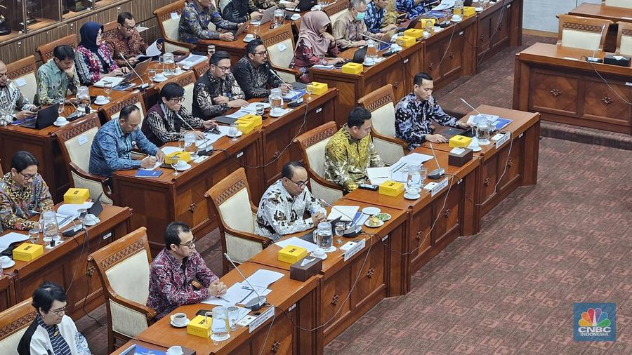 Kementerian Komunikasi dan Informatika (Kominfo) melaporkan, pemerintah dalam 5 tahun meningkatan alokasi anggaran Kominfo yaitu dari Rp 8,09 triliun pada 2020, menjadi Rp 24,13 triliun pada 2021. (CNBC Indonesia/Intan Rakhmayanti )