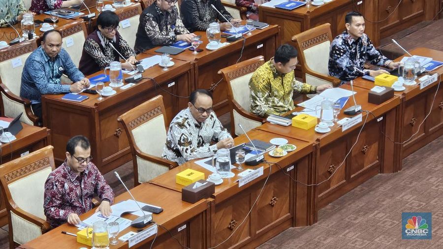 Kementerian Komunikasi dan Informatika (Kominfo) melaporkan, pemerintah dalam 5 tahun meningkatan alokasi anggaran Kominfo yaitu dari Rp 8,09 triliun pada 2020, menjadi Rp 24,13 triliun pada 2021. (CNBC Indonesia/Intan Rakhmayanti )