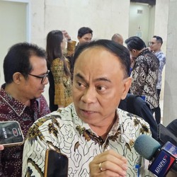Pemerintah Diminta Tutup Grab-Gojek, Menkominfo Jawab Begini