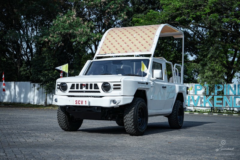 Mobil nasional kendaraan taktis (rantis) Maung akan digunakan oleh Paus Fransiskus saat melalukan inspeksi dan menyapa umat dalam acara Misa Suci yang rencananya bakal digelar si GBK, Senayan, Jakarta pada Kamis (5/9/2024) mendatang. Mobil nasional kendaraan taktis (rantis) Maung akan digunakan oleh Paus Fransiskus saat melalukan inspeksi dan menyapa umat dalam acara Misa Suci yang rencananya bakal digelar si GBK, Senayan, Jakarta pada Kamis (5/9/2024) mendatang. (Dok. Pindad)