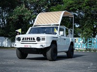 Mobil nasional kendaraan taktis (rantis) Maung akan digunakan oleh Paus Fransiskus saat melalukan inspeksi dan menyapa umat dalam acara Misa Suci yang rencananya bakal digelar si GBK, Senayan, Jakarta pada Kamis (5/9/2024) mendatang. (Dok. Pindad)
