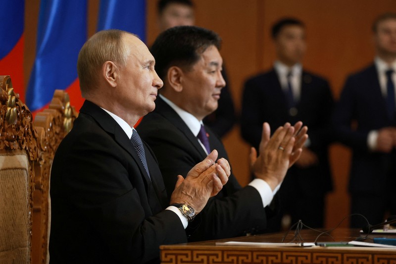 MONGOLIA-RUSSIA/PUTIN Russian President Vladimir Putin and Mongolian President Ukhnaagiin Khurelsukh attend an official welcoming ceremony in Ulaanbaatar, Mongolia September 3, 2024. Sputnik/Vyacheslav Prokofyev/Pool via REUTERS ATTENTION EDITORS - THIS IMAGE WAS PROVIDED BY A THIRD PARTY.