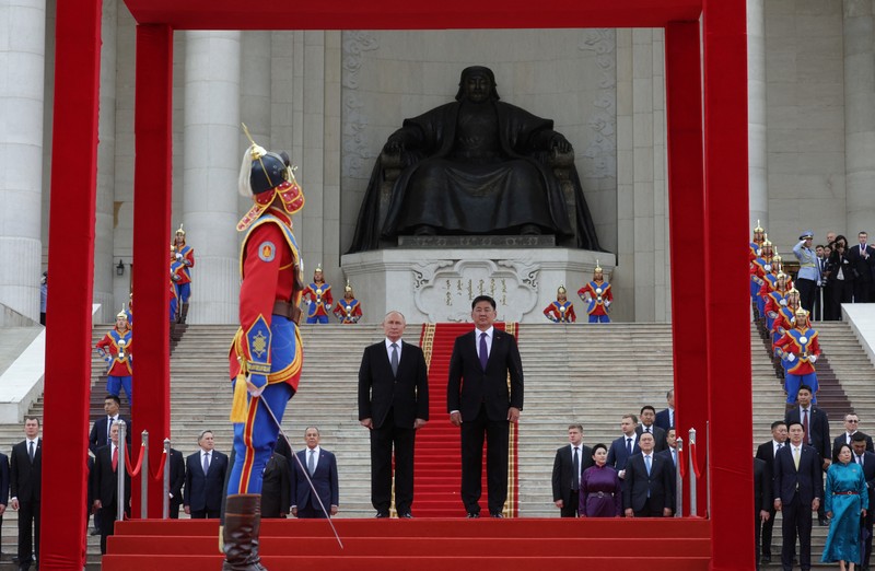 MONGOLIA-RUSSIA/PUTIN Russian President Vladimir Putin and Mongolian President Ukhnaagiin Khurelsukh attend an official welcoming ceremony in Ulaanbaatar, Mongolia September 3, 2024. Sputnik/Vyacheslav Prokofyev/Pool via REUTERS ATTENTION EDITORS - THIS IMAGE WAS PROVIDED BY A THIRD PARTY.