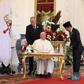 Sosok Paus Fransiskus, Pemecah Rekor Serba Pertama