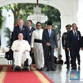 Potret Paus Fransiskus Tiba di Istana Merdeka untuk Temui Jokowi