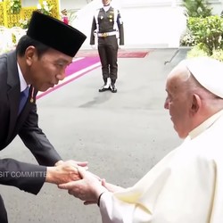 Paus Fransiskus Tiba di Istana Merdeka, Disambut Langsung oleh Jokowi