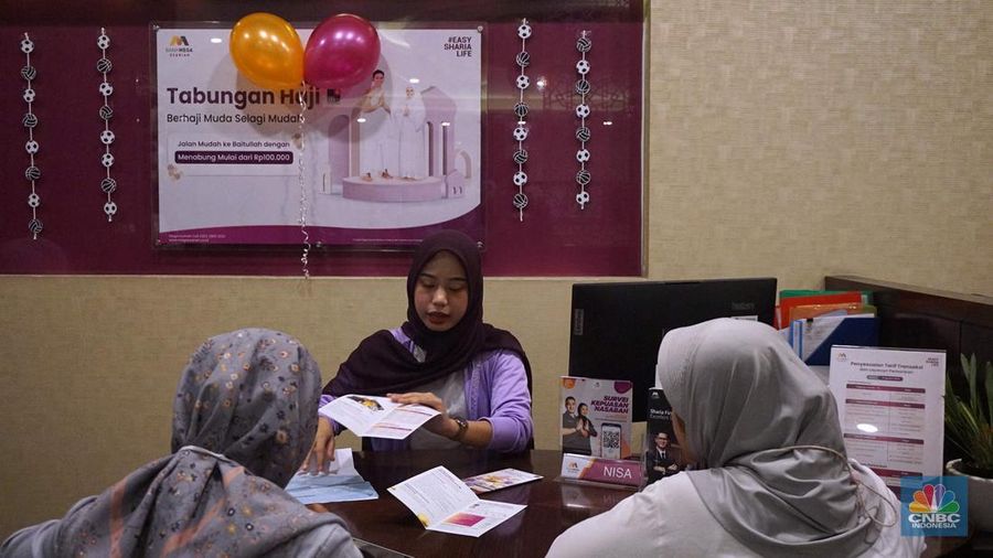 PT Bank Mega Syariah memberikan layanan istimewa kepada para nasabah setia dalam menyambut Hari Pelanggan Nasional (Harpelnas) 2024 di Kantor Cabang Utama (KCU) Bank Mega Syariah, Jalan Rasuna Said Kav. 12, Jakarta Selatan, Rabu (4/9/2024). Seluruh j