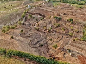Tiga Tersangka Korupsi Pengadaan Tanah MXGP Samota Segera Diadili