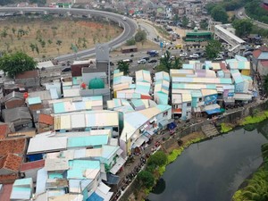 Menelusuri Kembali Kampung Warna-warni yang Hiasi Jaktim Setelah Kebakaran