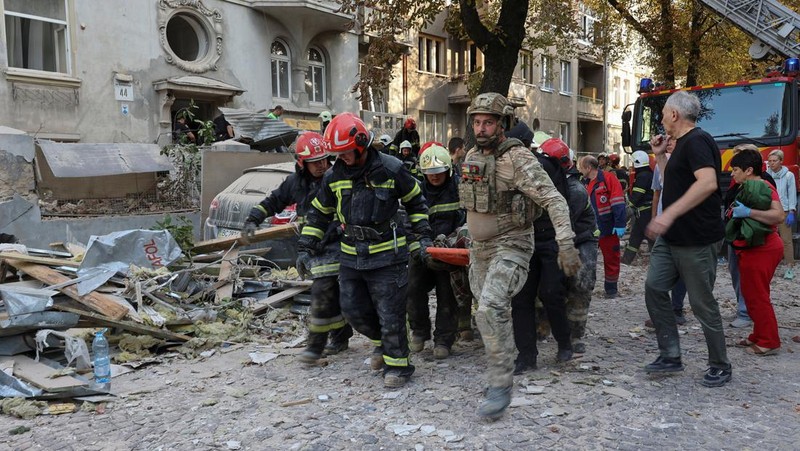 In this photo provided by the State Emergency Service of Ukraine, a residential building burns after a Russian strike in Lviv, Ukraine, Wednesday, Sept. 4, 2024. (State Emergency Service of Ukraine via AP)