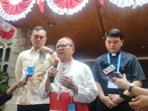 Cerita Kesederhanaan Paus Fransiskus di Jakarta dari Sepatu Hitam Lawas