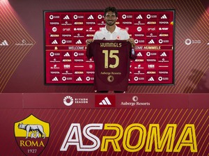 Mats Hummels Resmi Berlabuh di AS Roma