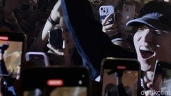 Konser Eaj WTRSFMJKT Pelepas Stres di Weekday yang Hectic