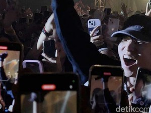 Konser Eaj WTRSFMJKT Pelepas Stres di Weekday yang Hectic