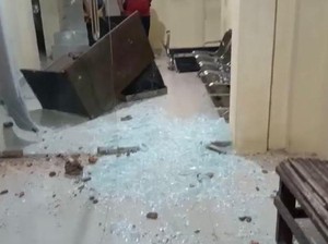 Tahanan Gantung Diri, Polsek Kumpeh Ilir di Jambi Diserang Warga