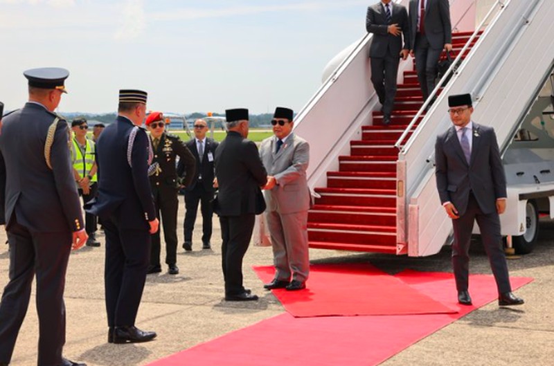 Temui Sultan Hassanal Bolkiah, Prabowo Undang Perwira Brunei Darussalam Belajar di Universitas Pertahanan. (Dok Tim Media Prabowo Subianto) Temui Sultan Hassanal Bolkiah, Prabowo Undang Perwira Brunei Darussalam Belajar di Universitas Pertahanan. (Dok Tim Media Prabowo Subianto)