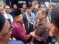 Sosok Ekonom Senior Faisal Basri di Mata 2 Wapres RI