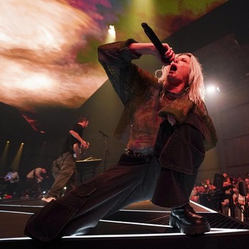 Perkenalkan! Ini Dia Potret Vokalis Baru Linkin Park, Emily Armstrong