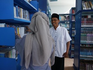 Kisah Mbah Saring, Dosen Sederhana yang Sempat Jadi Tukang Kebun di Kampusnya