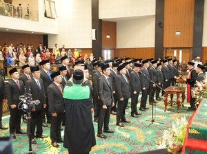Gadai SK Anggota DPRD Potret Mahalnya Biaya Politik di Indonesia
