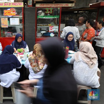 Jeritan Pekerja, Hidup Makin Susah & Gaji Bakal Dipotong Buat Pensiun