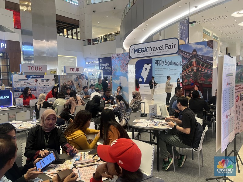 Setelah sukses pada Februari lalu, Mega Travel Fair Fase 2 kembali digelar oleh Bank Mega dan Antavaya Tour & Travel dari 2-8 September 2024. Setelah sukses pada Februari lalu, Mega Travel Fair Fase 2 kembali digelar oleh Bank Mega dan Antavaya Tour & Travel dari 2-8 September 2024. (CNBC Indonesia/Lynda Hasibuan)