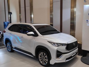 Innova Zenix, Mobil yang Dipakai Paus-Jokowi Mejeng di Hub Space 2024