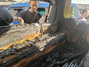 Angkot Terbakar di Pasar Gudang Sukabumi, Sopir Alami Luka