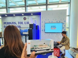 Hadir di Hub Space, Perintis Kemenhub Bagikan Merchandise Miniatur Kapal