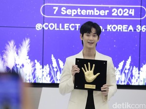 Momen Peletakan Handprinting Kim Soo Hyun di Jakarta