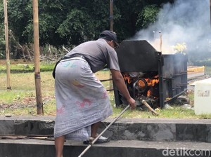 Bocah Korban Pohon Tumbang Diaben, Tangis Pilu Ibu Saat Kompor Mayat Menyala