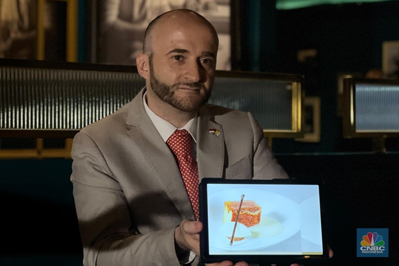 Roberto Fiorini, juru masak untuk Paus Fransiskus saat berkunjung ke Indonesia. (CNBC Indonesia/Muhammad Fakhriansyah)