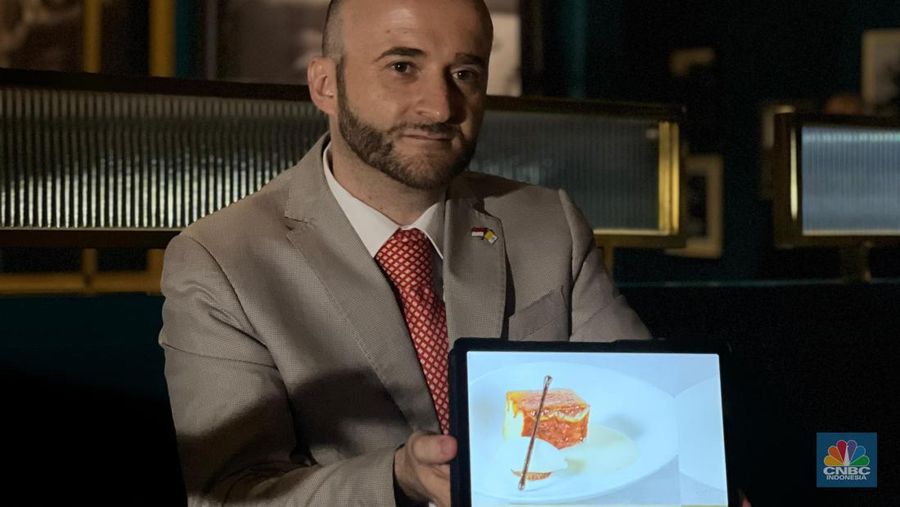Roberto Fiorini, juru masak untuk Paus Fransiskus saat berkunjung ke Indonesia. (CNBC Indonesia/Muhammad Fakhriansyah)