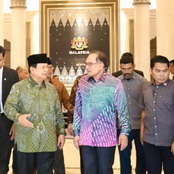 Prabowo Bertemu PM Malaysia Anwar Ibrahim Bahas Penguatan Asean