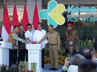 Presiden Jokowi Resmikan RS Kemenkes Makassar Garapan PT PP