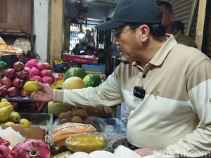 Suswono Blusukan ke Pasar Kramat Jati: Saya Wakilnya Ridwan Kamil