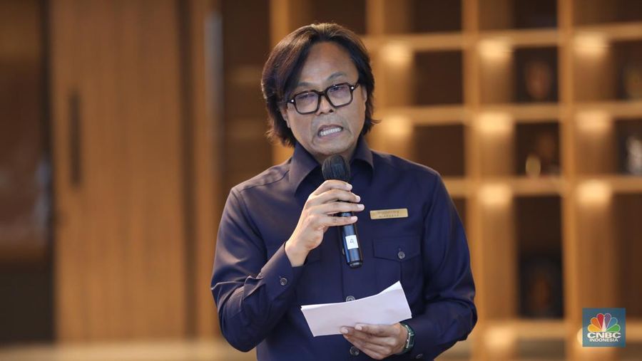Direktur Utama InJourney, Dony Oskaria di kantor InJourney, Gedung Sarinah Lantai 14, Jakarta, Senin (9/9/2024). (CNBC Indonesia/Tri Susilo)
