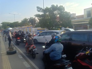 Jatiwaringin Arah Jakarta Macet Imbas Galian