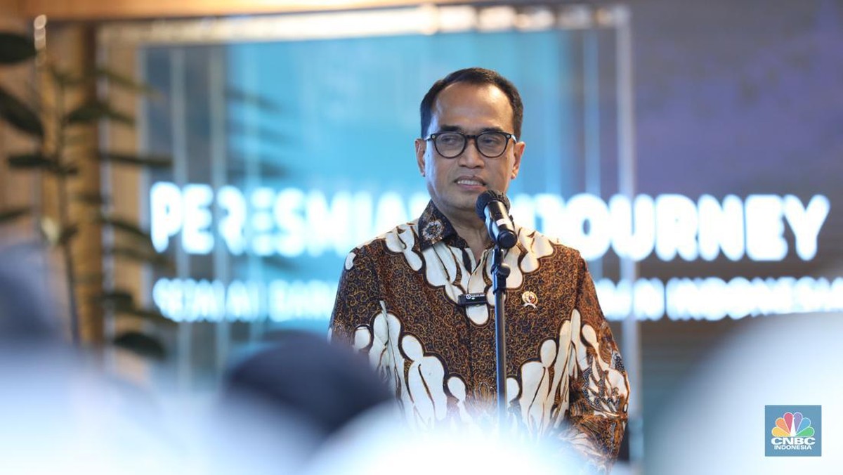 menteri-perhubungan-budi-karya-sumadi-di-kantor-injourney-gedung-sarinah-lantai-14-jakarta-senin-992024-cnbc-indonesiatri-susi-6_169 10 Tahun Jokowi di Sektor Perhubungan, Menhub Buka-Bukaan