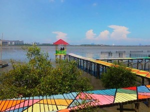 Mengintip Keindahan Pantai Karang Kering Gresik