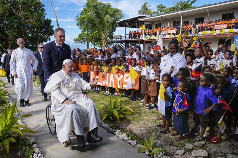 Paus Fransiskus di Papua Nugini. (AP Photo/Gregorio Borgia) Paus Fransiskus di Papua Nugini. (AP Photo/Gregorio Borgia)