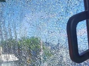 Aksi Lempar Batu Menghantui Pengemudi di Tanah Merah Bangkalan