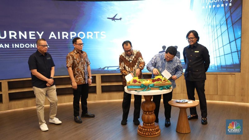 Peresmian Merger PT Angkasa Pura 1 dan PT Angkasa Pura 2 menjadi PT Angkasa Pura Indonesia, di kantor InJourney, Gedung Sarinah Lantai 14, Jakarta, Senin (9/9/2024). (վ/Tri Susilo)